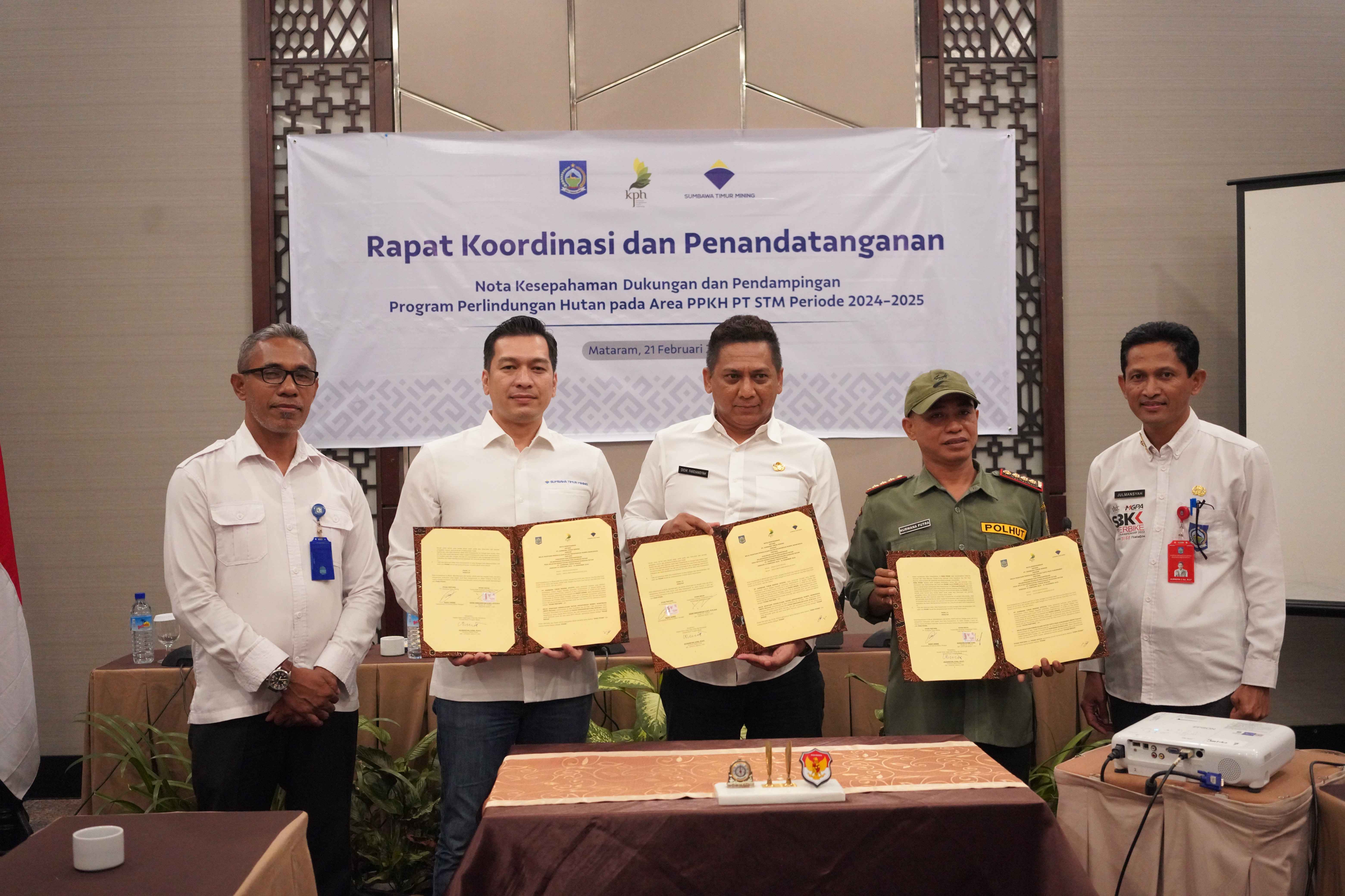 PT Sumbawa Timur Mining and DLHK NTB Sign MoU for Forest Protection